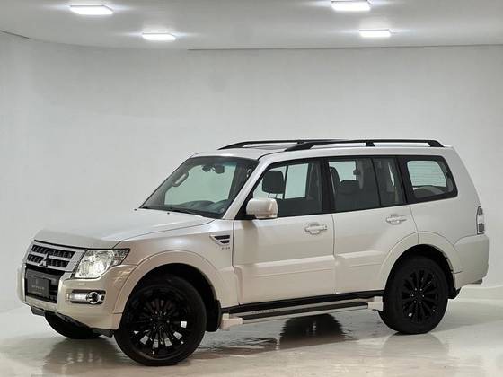 MITSUBISHI PAJERO 3.2 HPE 4X4 7 LUGARES 16V TURBO INTERCOOLER DIESEL 4P AUTOMÁTICO MITSUBISHI PAJERO 3.2 HPE 4X4 7 LUGARES 16V TURBO INTERCOOLER DIESEL 4P AUTOMÁTICO